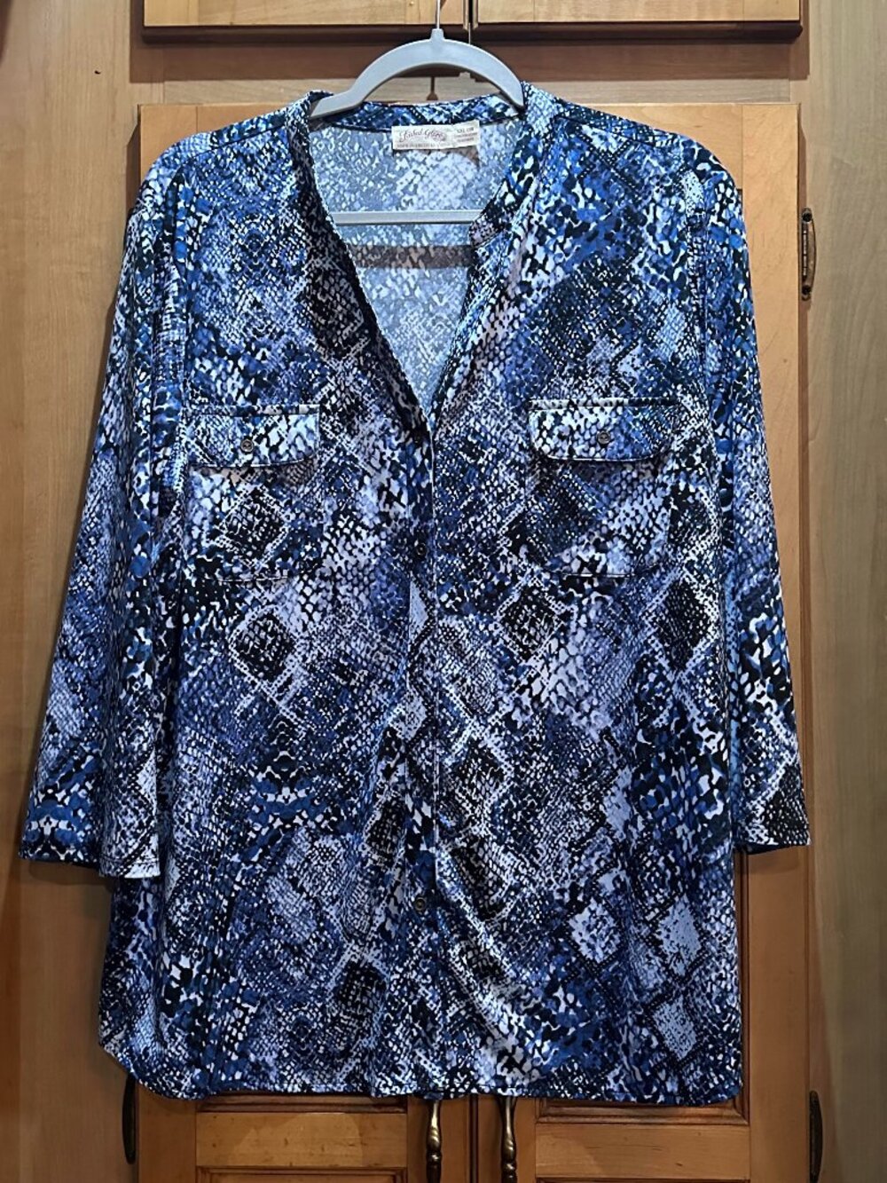 Plus Size Faded Glory Snakeskin Button Up Top XXL(20)